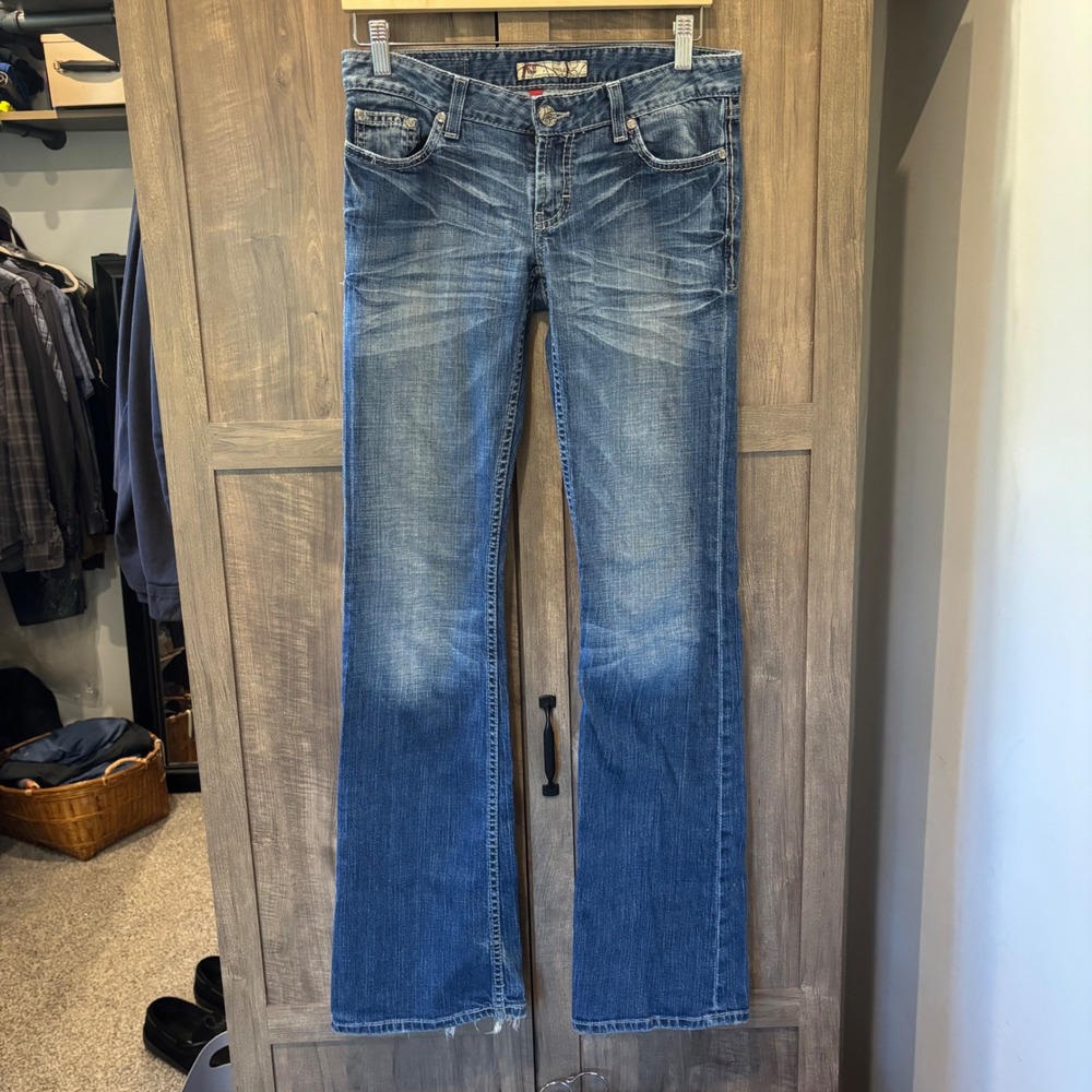 BKE Stella Bootcut Jeans Womens Medium Wash Stretch Low Rise Distressed Denim